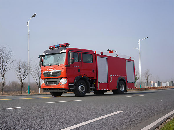 CLW5330GXFSG180/AXF型水罐消防车